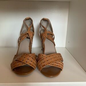 Hinge Brown Women’s Heels with ankle strap, size 8.5, 2.5” heel, excellent